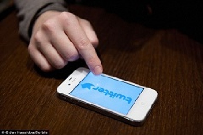 Twitter разрешит встраивать трансляции Periscope в сообщения