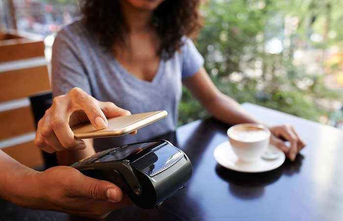 Когда смартфоны украинцев станут кошельками