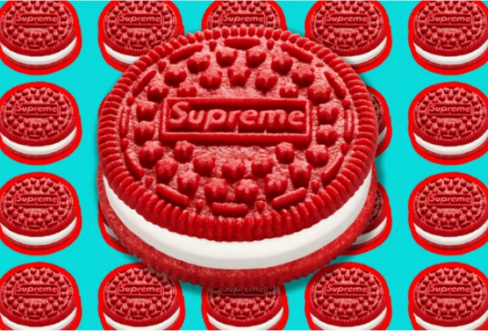 Supreme выпустил брендированное печенье Oreo