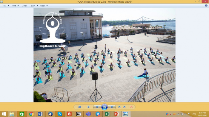 «10 лет вместе с йогой!»: BigMedia во второй раз проведет йога-флешмоб на Почтовой площади