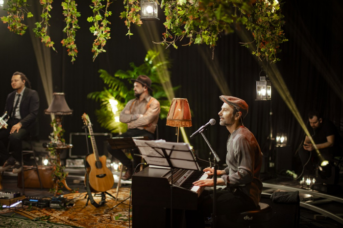 На MEGOGO LIVE состоится премьера проекта Святослава Вакарчука «Оранжерея»