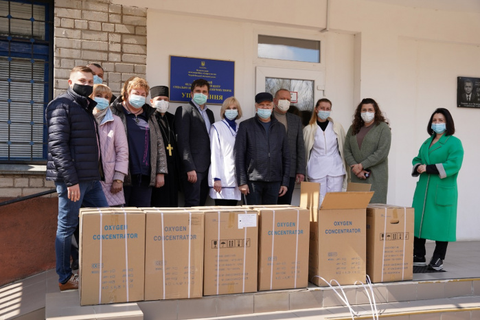 AB InBev Efes Украина закупила и передала кислородные концентраторы в черниговские, николаевские и харьковские больницы