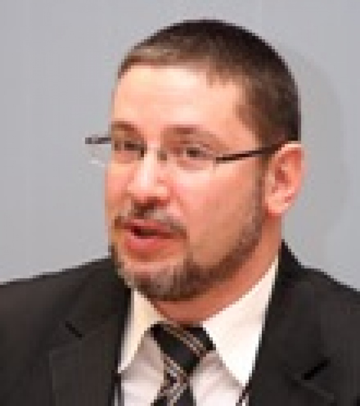 КАК СТАТЬ ЛИДЕРОМ РЫНКА В ТРУДНЫЕ ВРЕМЕНА: ключ к успеху — личный контакт с клиентом