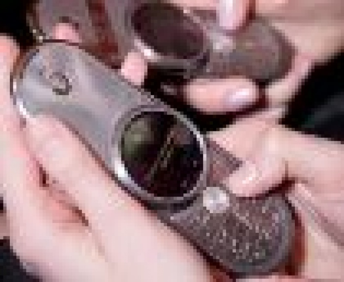 IKON Luxury Marketing&Fashion Consulting представило самый артистичный телефон – Motorola Aura