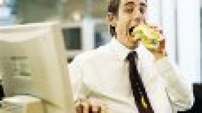 Пятую часть рабочего времени украинцы тратят на чай и перекур