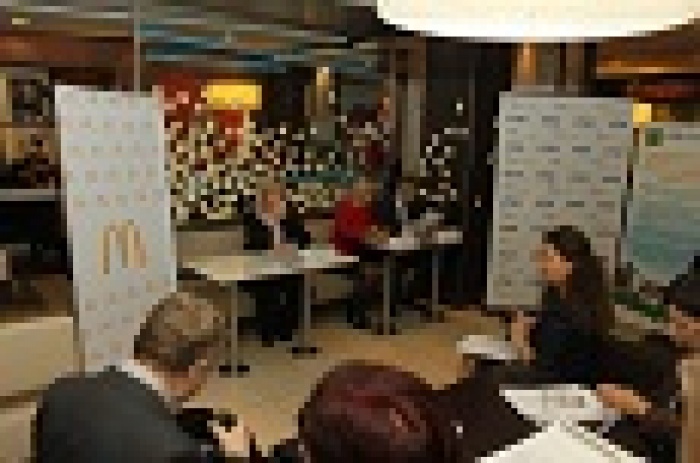 На 10% сократится время обслуживания  в МакДональдз при оплате бесконтактной картой Visa payWave