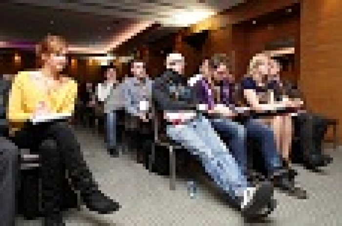 Одноклассники представили Киеву обновленные группы