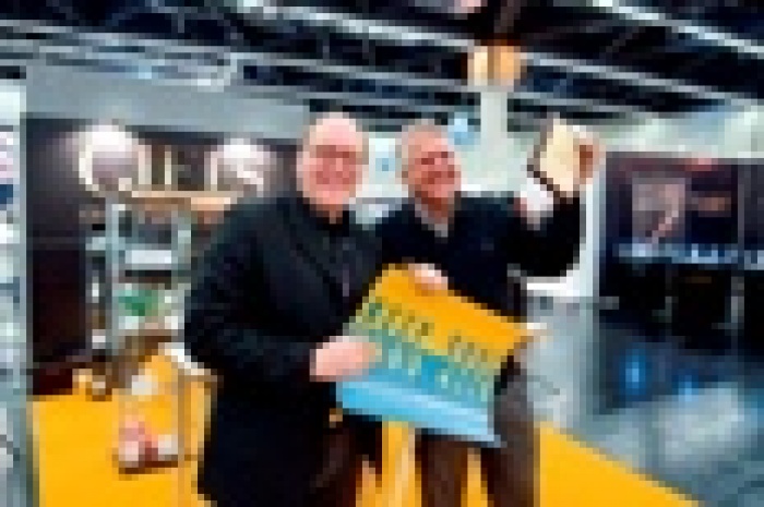 Узнай об Gifts of The Year- конкурсе премьер и новинок. 