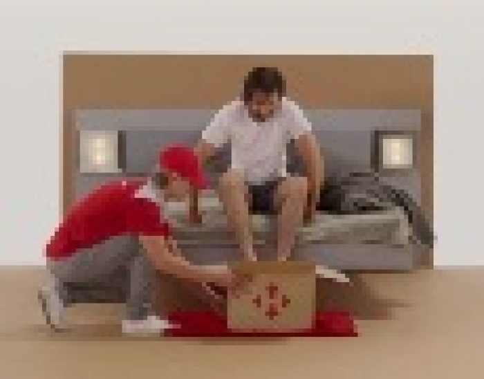 «Нова Пошта» показала «Мир в коробке»